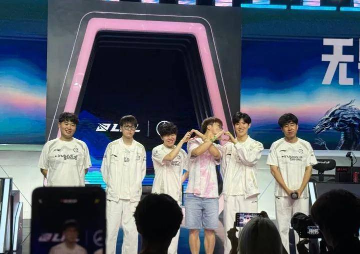 万博app-Scout焦点对战，Rookie与90激战加拿大队分钟，最后时刻胜出胜负难料！上演精彩一战-万博app